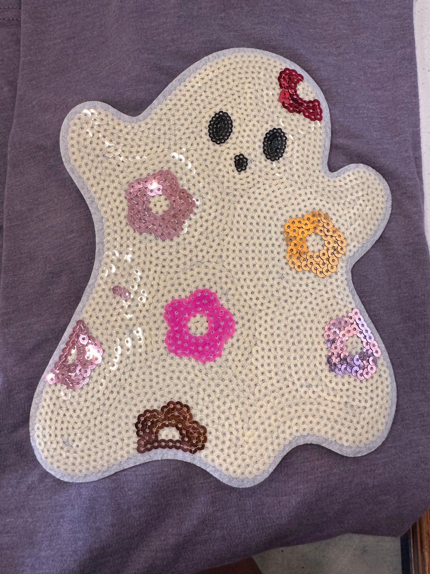 Adorable Flower ghost sequin patch READY TO PRESS